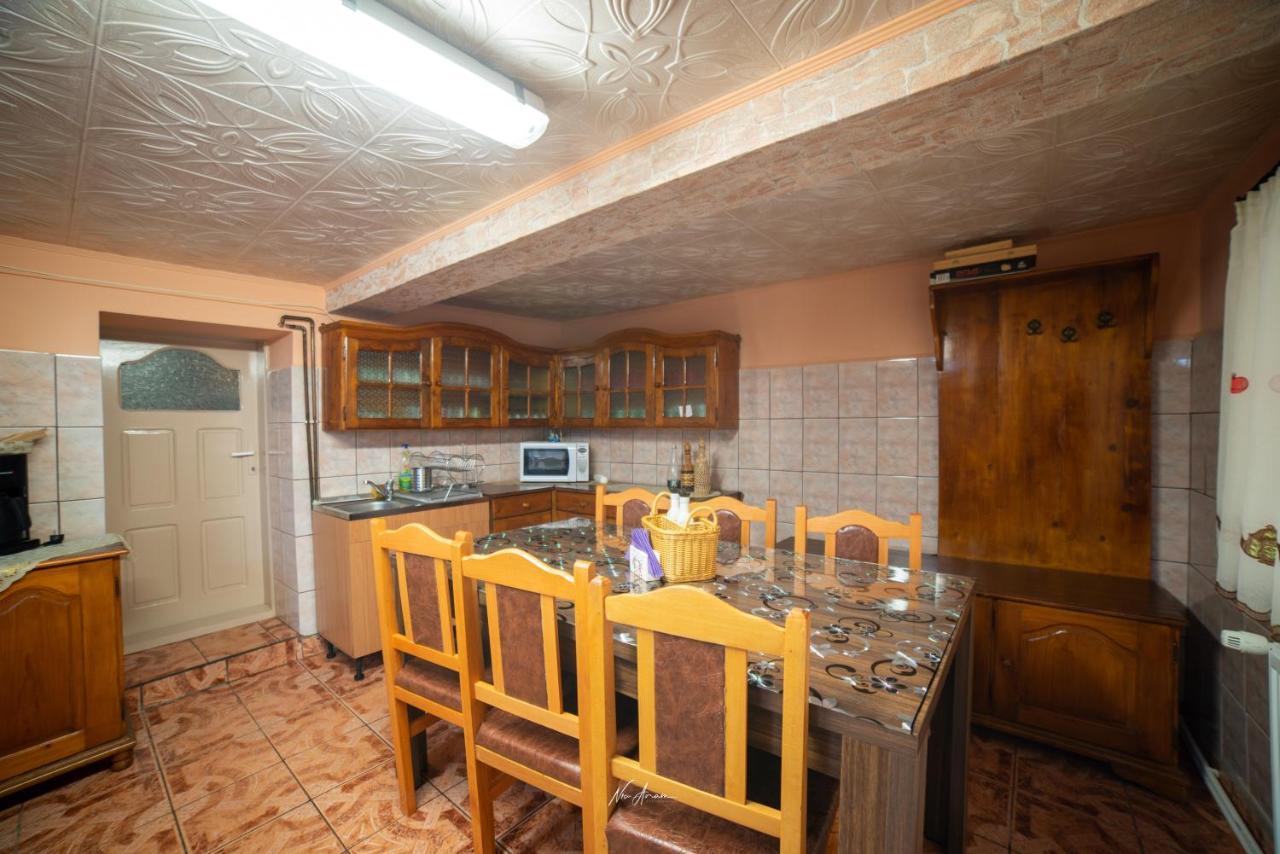 Casa Cosmina Arieseni Villa ภายนอก รูปภาพ
