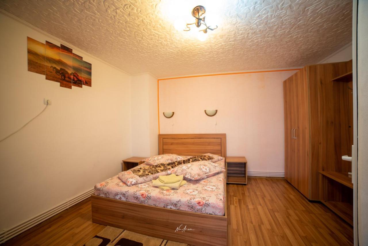 Casa Cosmina Arieseni Villa ภายนอก รูปภาพ