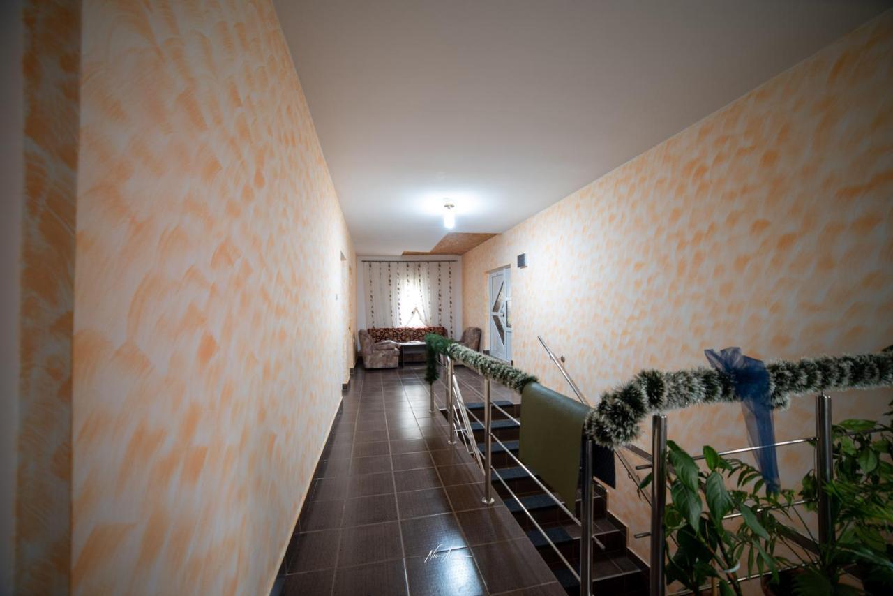 Casa Cosmina Arieseni Villa ภายนอก รูปภาพ